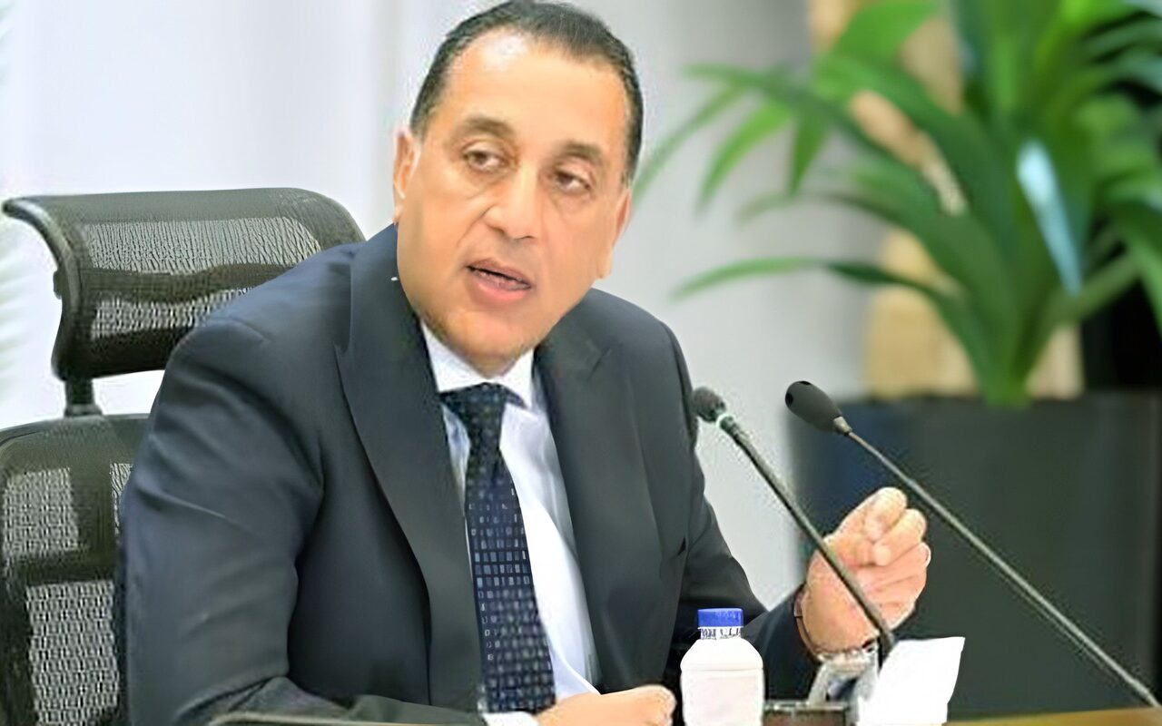 الحكومة: مسار الدين نزولي والحكومة تستهدف العام المقبل مواصلة انخفاضه إلى قرابة الـ 87 %