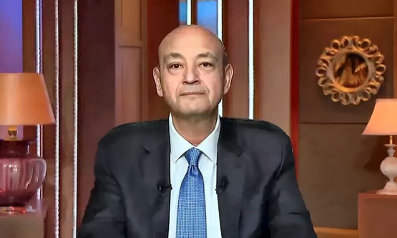 مزيكا ومش بننسى التار.. عمرو أديب يعلق هتاف جماهير الأهلي والزمالك ضد إسرائيل