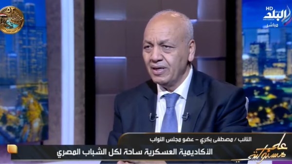 مصطفى بكري: الرئيس السيسي أول من يطبق الدستور بشكل حرفي لتسليم السلطة سلميا