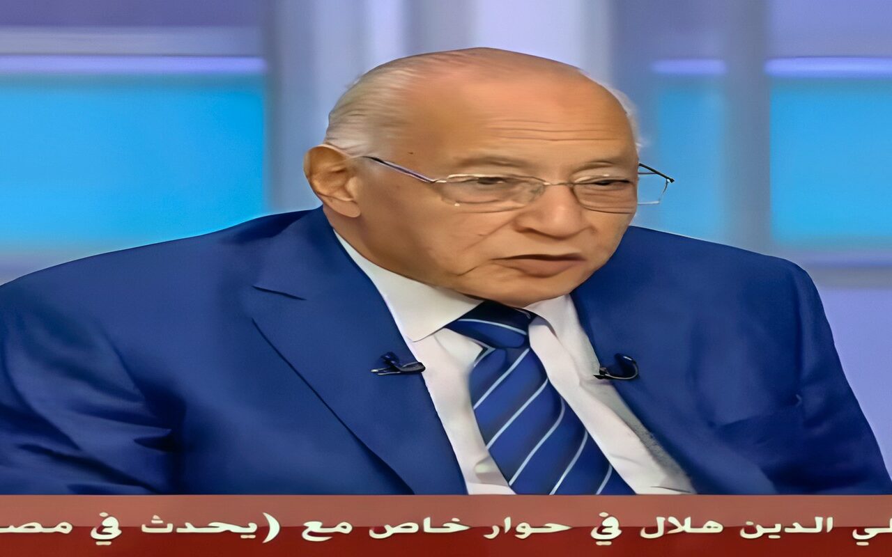 علي الدين هلال: مفيش رئيس تحدث عن عدم المساس بالدستور علانية من قبل باستثناء الرئيس السيسي