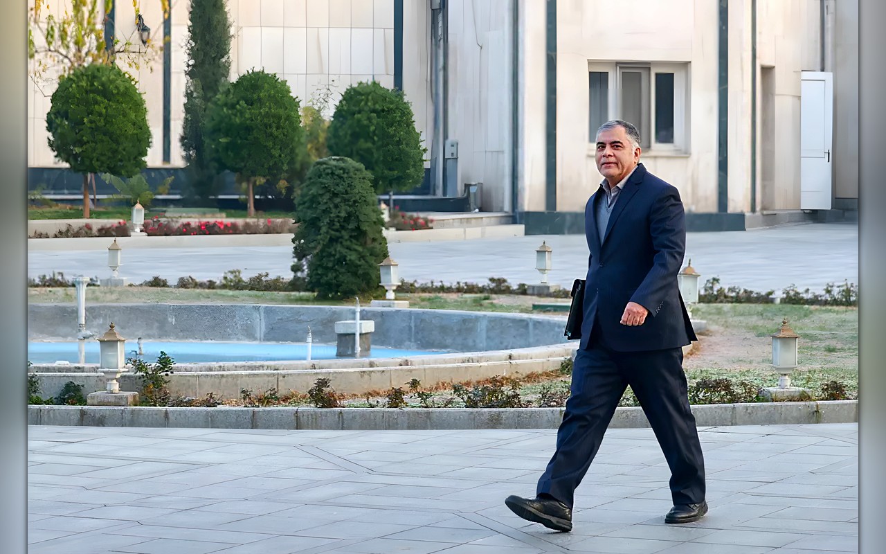 بيزشكيان يقبل استقالة وزير النفط الإيراني ويعيّن قائماً بالأعمال