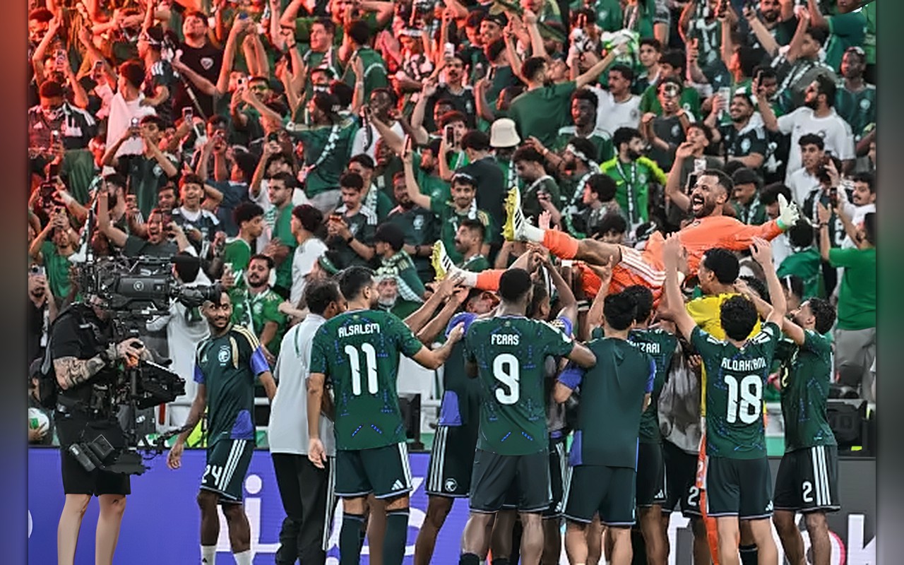 كيف نجح الأخضر في عبور المنعطف الأخطر أمام «بطل آسيا»؟