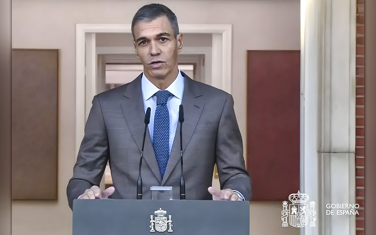 رئيس وزراء إسبانيا يدعو إلى انتخابات مبكرة