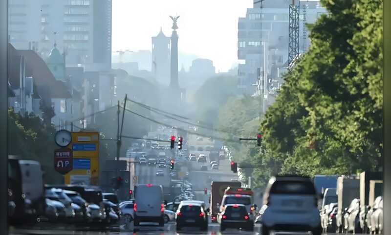 نشاط الأعمال في منطقة اليورو يتسارع لأعلى مستوى في 3 سنوات ونصف