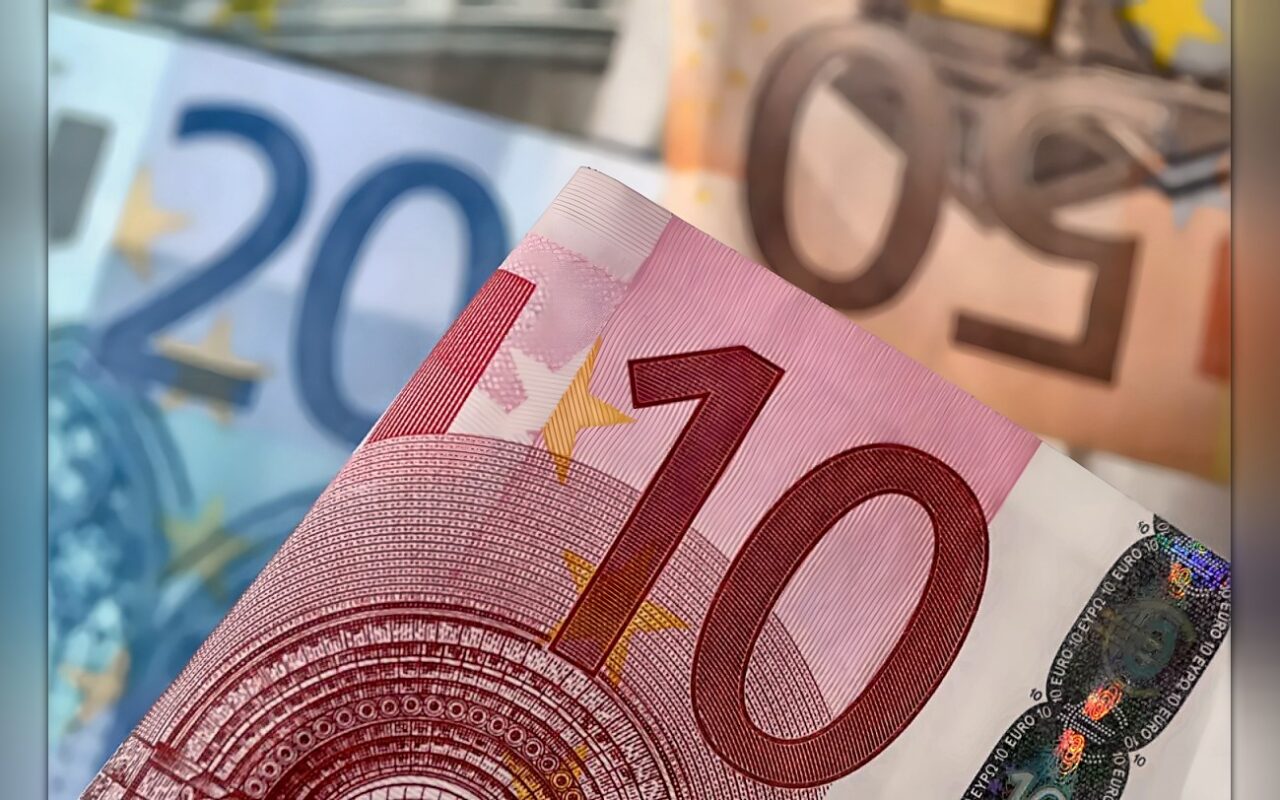 عوائد سندات منطقة اليورو تتباين مع تحوّل المستثمرين إلى الملاذات الآمنة