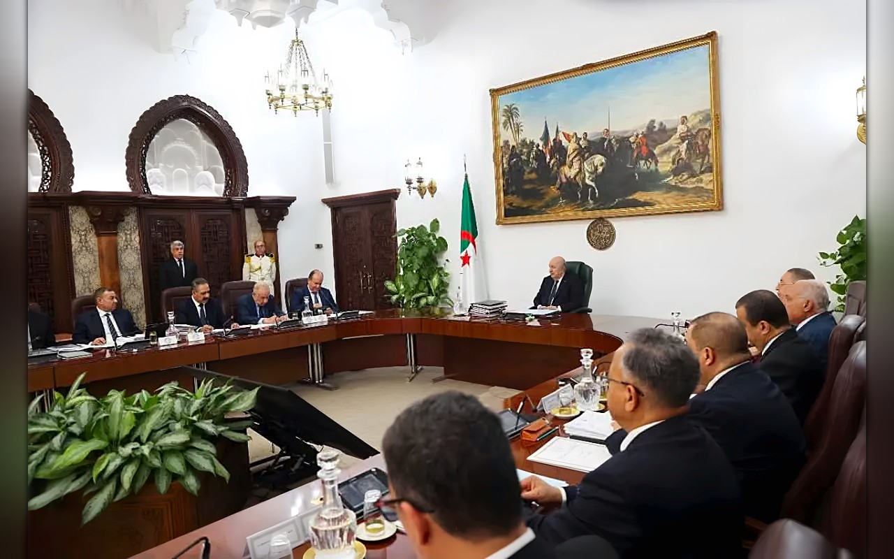 تبون يحدد توجهات 2027 برفع الأجور ومواجهة الغلاء