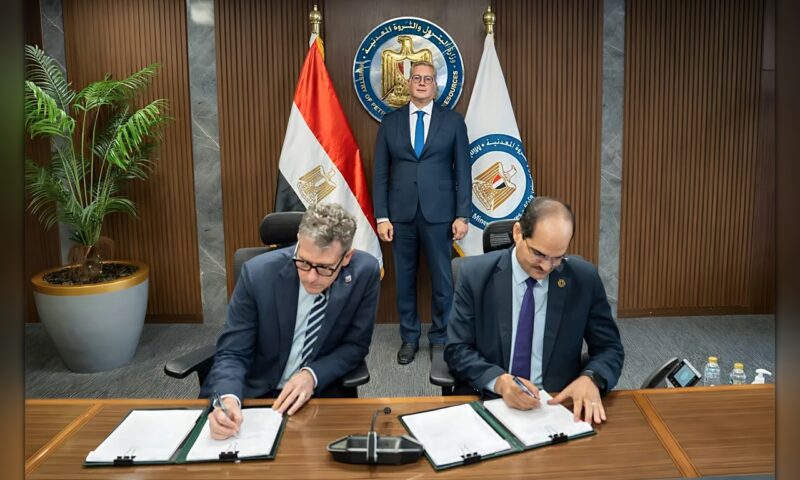 مصر توقع مع «شيفرون» اتفاقية للتنقيب عن الغاز والنفط باستثمارات 88 مليون دولار