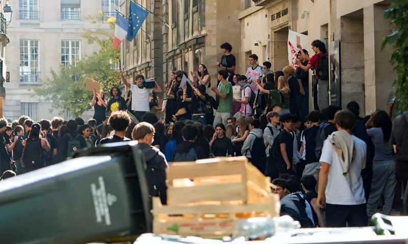 من الإنفاق السخي إلى «قنبلة الديون»… فرنسا أمام اختبار مالي وسياسي حاسم