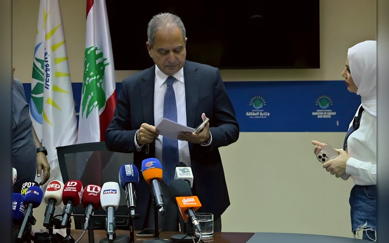 اعتكاف وزير الطاقة عن حضور جلسات الحكومة في لبنان