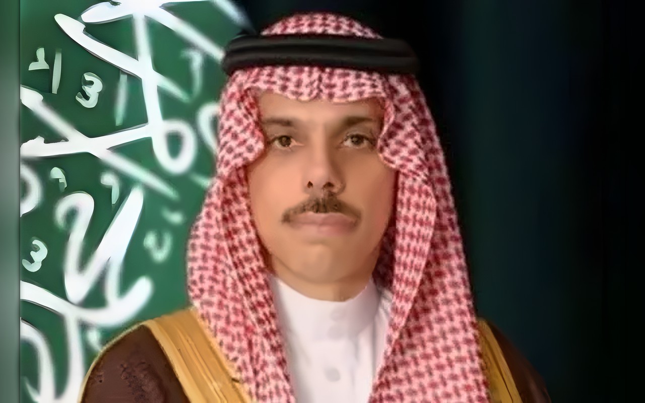 فيصل بن فرحان يبحث مع عبد العاطي والصفدي التطورات الإقليمية