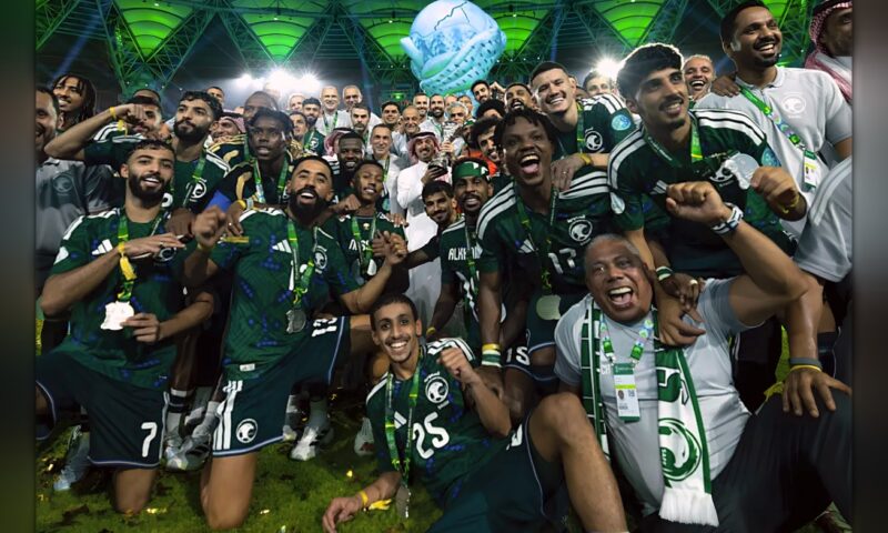 بوشل لـ«الشرق الأوسط»: أجمل لحظة أن تُفرح وطنك