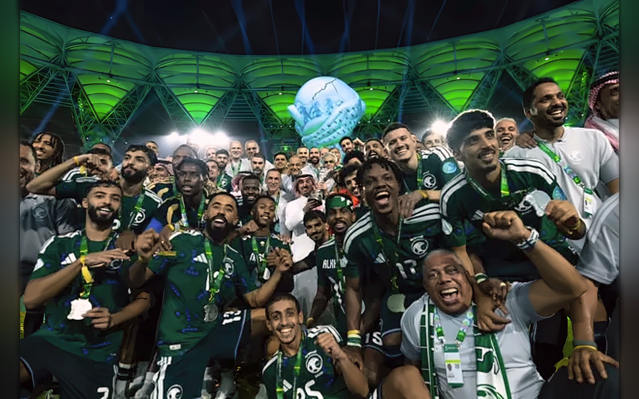 4 مدربين و4 مديرين… رجال الذهب الخليجي للأخضر