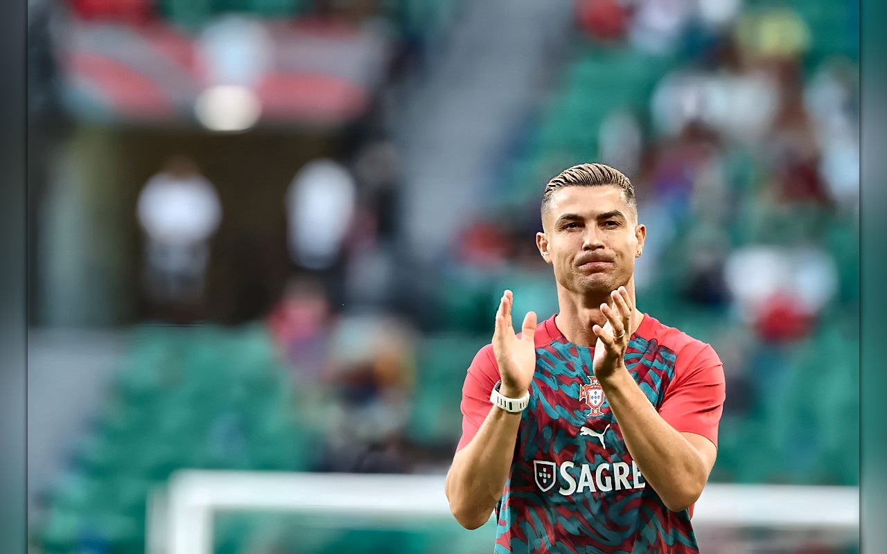 رونالدو مثنياً على ميسي: صنعت تاريخاً سيبقى إلى الأبد