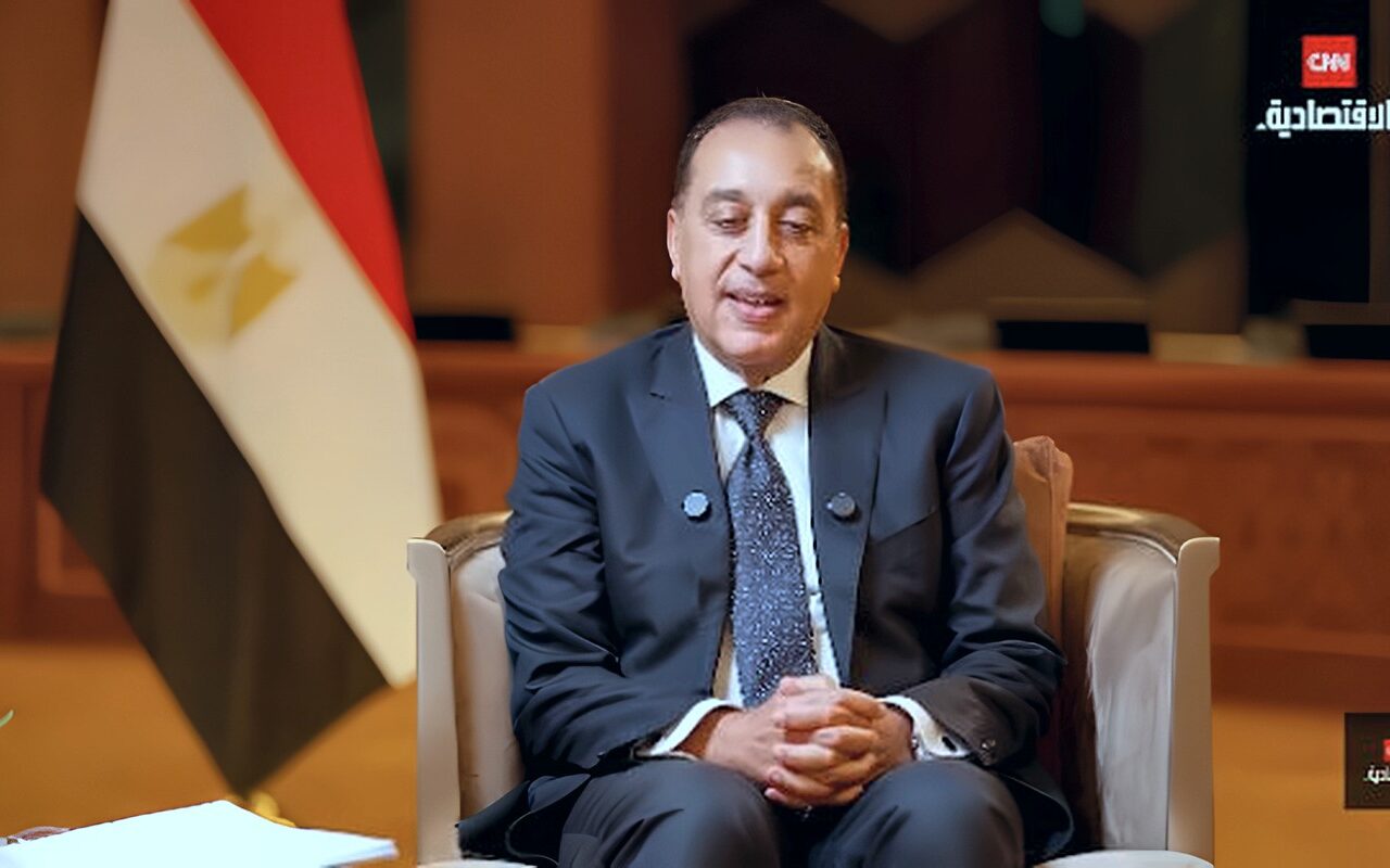 مدبولي: تحويلات المصريين بالخارج تجاوزت 47 مليار دولار.. و18 مليار عائدات زيارة 19 مليون سائح لأول مرة
