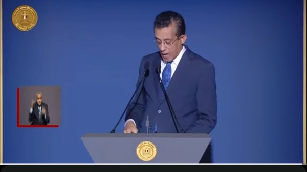 زياد عبد التواب يحذر من تعفن الدماغ بسبب السوشيال ميديا: 8 ساعات يوميا قد تصيبك بالتشتت