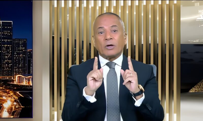 أحمد موسى محذرًا: «وزير الدفاع البريطاني بيتكلم عن حرب قادمة.. وبيقول للأسر خزنوا أكل ومياه»