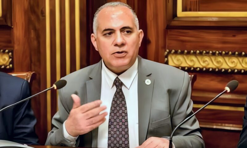 وزير الري السابق: تنفيذ 1600 منشأة للحماية من السيول في مختلف المحافظات