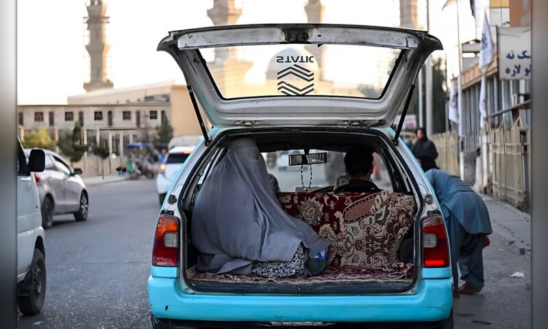 «الأمم المتحدة»: «طالبان» تحتجز عشرات الأفغانيات بسبب قواعد اللباس