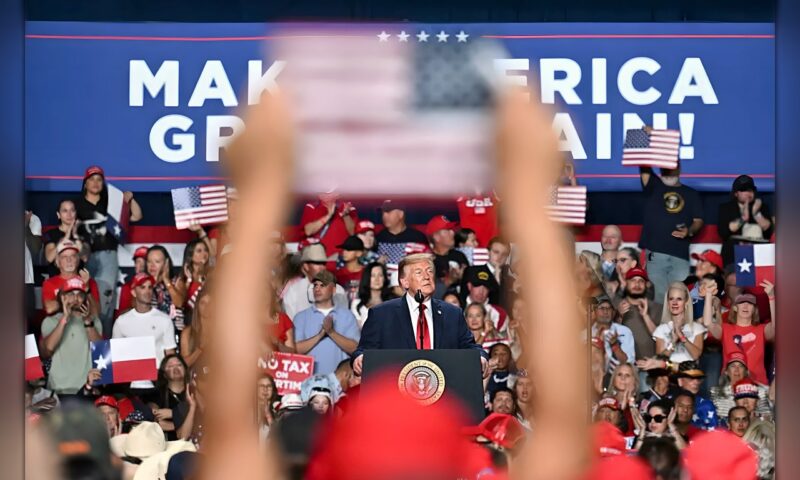 ترمب يروّج للجمهوريين في تكساس رغم المآخذ على باكستون