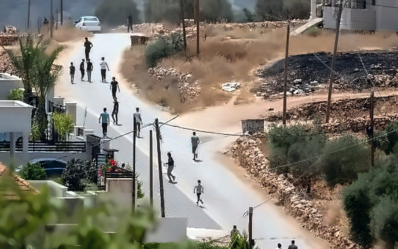 إصابة فلسطيني في هجوم لمستوطنين على قرية جنوب نابلس