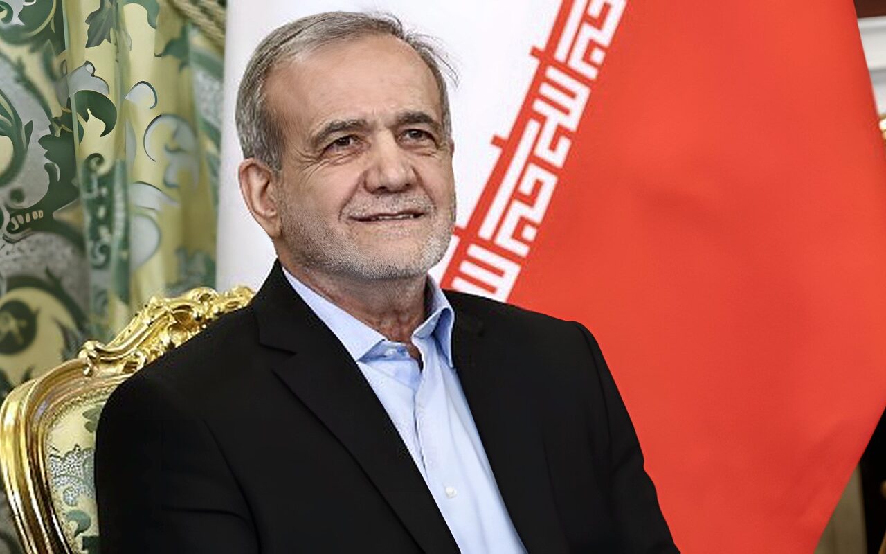 الأسباب مجهولة.. بزشكيان يقبل استقالة وزير النفط الإيراني