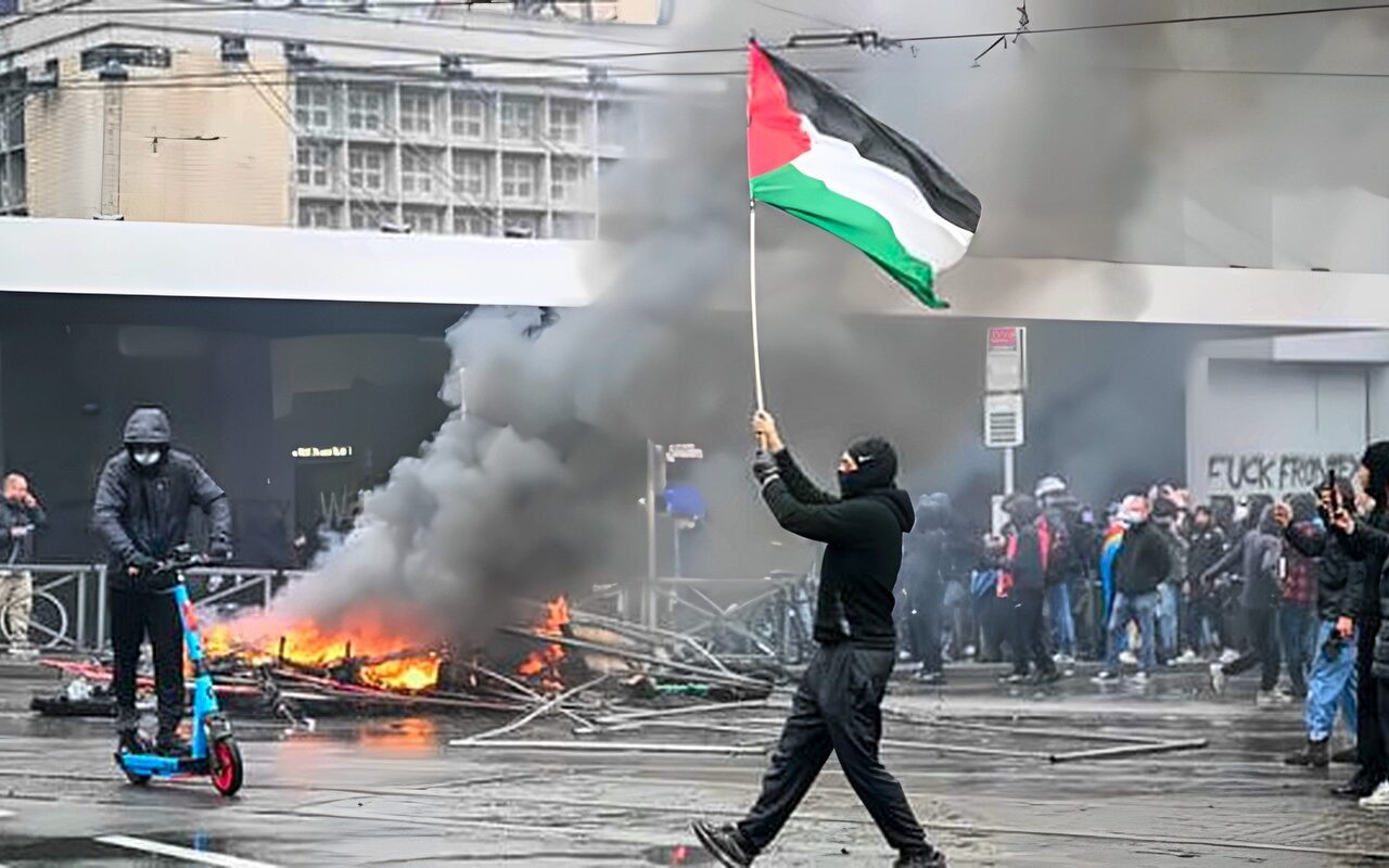 احتجاجات في بلجيكا ترفع العلم الفلسطيني.. 30 ألف متظاهر بشوارع بروكسل