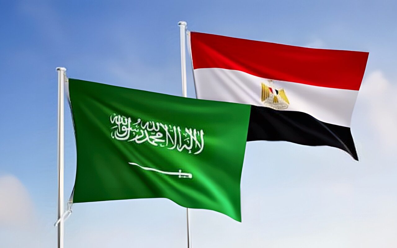 السفارة المصرية بالرياض تدعو المواطنين لمراجعة شركات الطيران والتأكد من مواعيد الرحلات بين مصر والسعودية