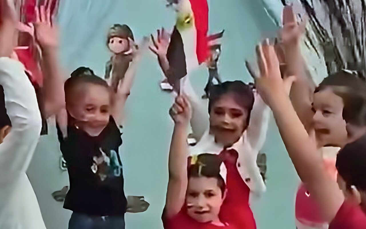 أطفال مصر جننوه| صحفي إسرائيلي عن فيديو رياض الأطفال احتفالا بنصر أكتوبر: كراهيتنا تبدأ من الحضانة