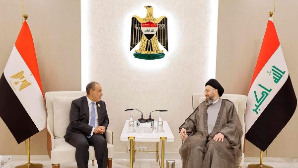 وزير الخارجية يؤكد لرئيس تيار الحكمة أهمية تجنيب العراق تداعيات التصعيد بالمنطقة