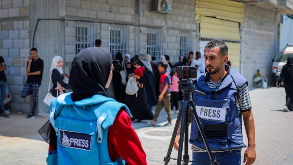 إسرائيل تتمسك بمنع الصحفيين الأجانب من دخول غزة دون مرافقة عسكرية