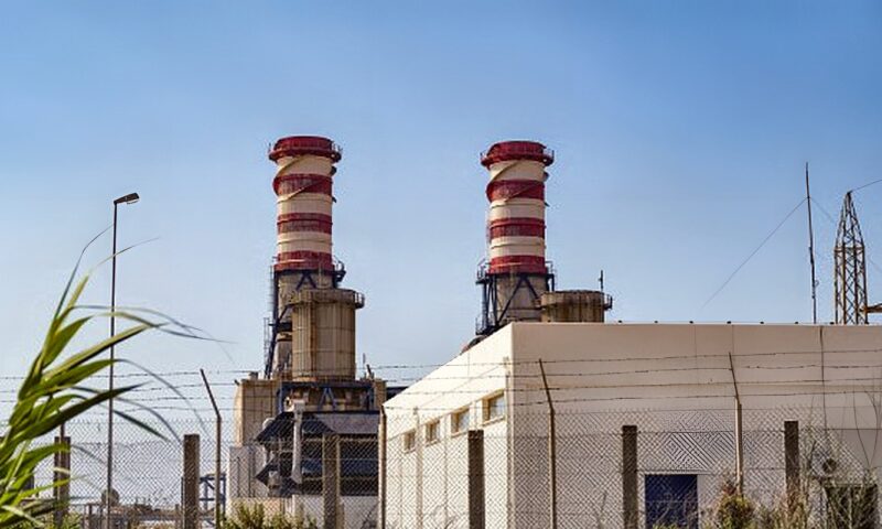 رويترز: قطر تخطط لإنشاء محطتين لتوليد الكهرباء في لبنان وإبرام اتفاق لتوريد الغاز لمدة 20 عامًا