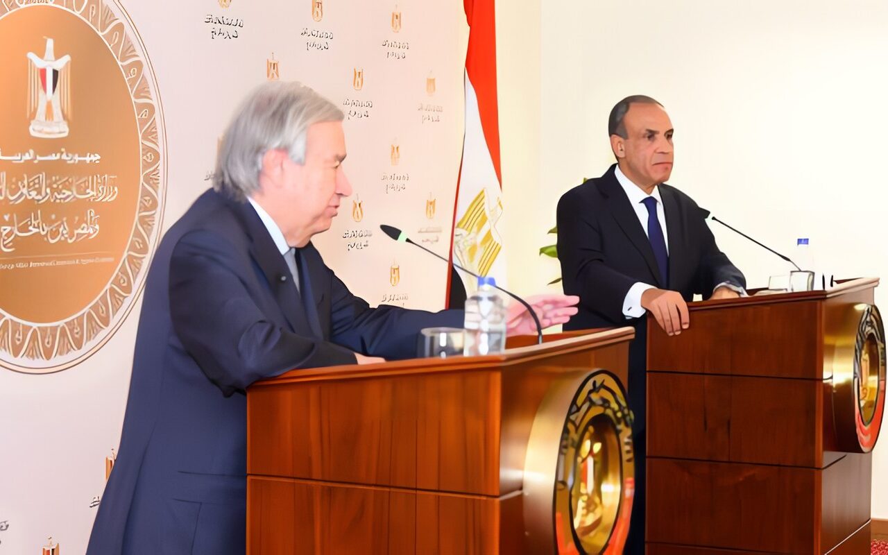 وزير الخارجية وجوتيريش يبحثان خفض التصعيد الإقليمي ودعم غزة والسودان وليبيا