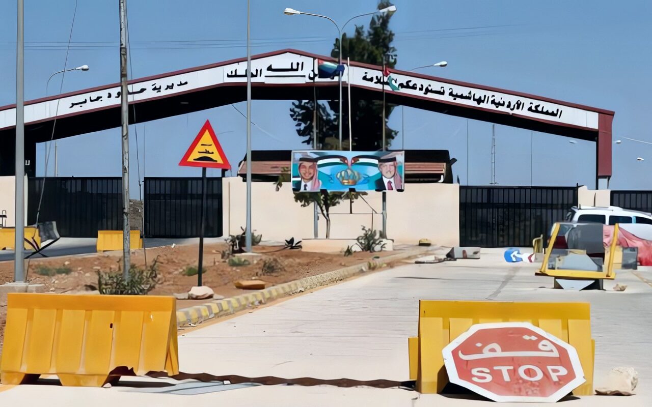 عقب الغارات الأردنية.. سوريا تغلق منفذ نصيب الحدودي وتوقف حركة المسافرين والتجارة
