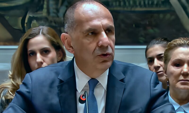 أمام مجلس الأمن.. اليونان تحذر من تجنيد الأطفال عبر المنصات الرقمية واستغلالهم بالحروب