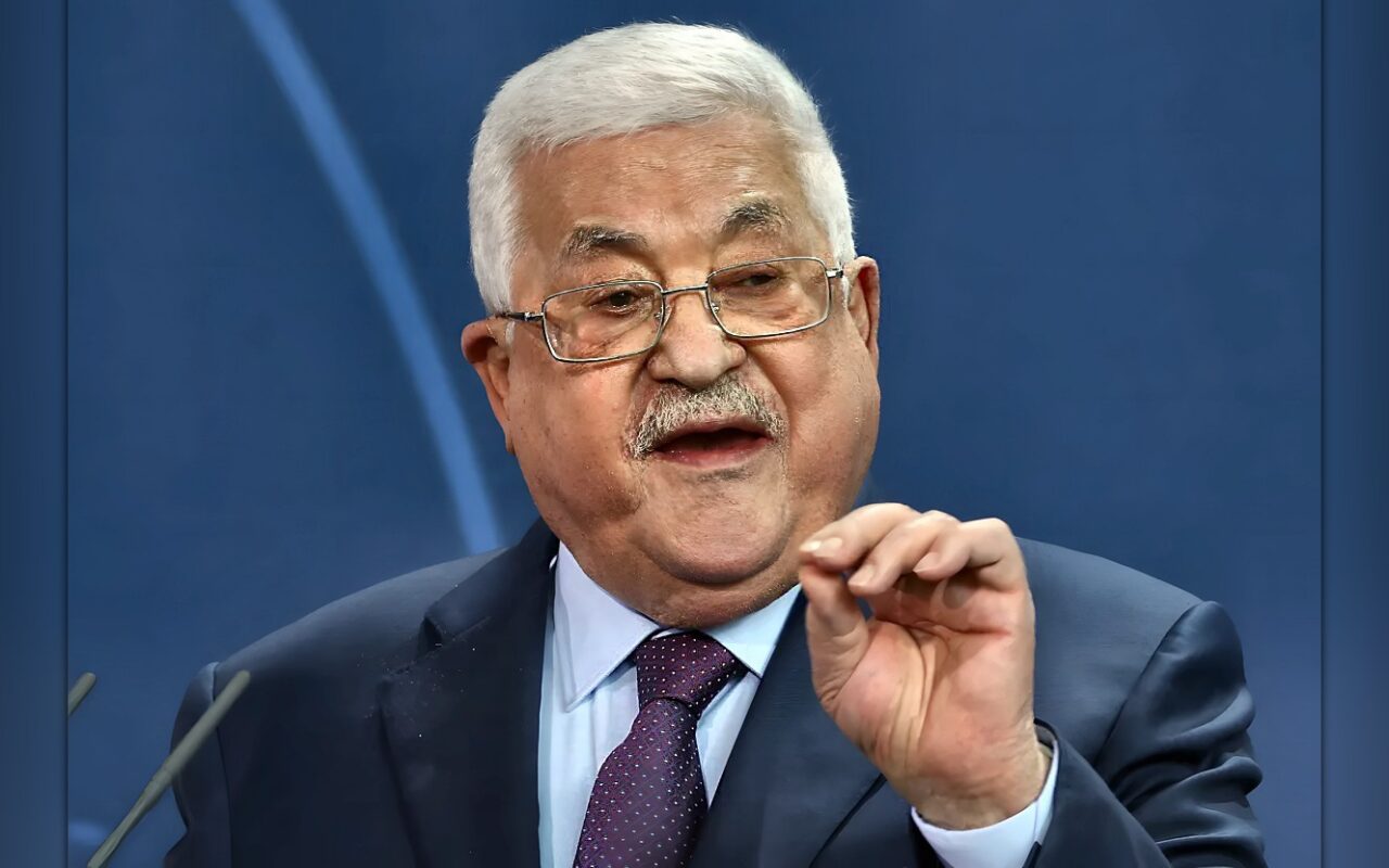 الرئيس الفلسطيني يؤجل انتخابات نوفمبر