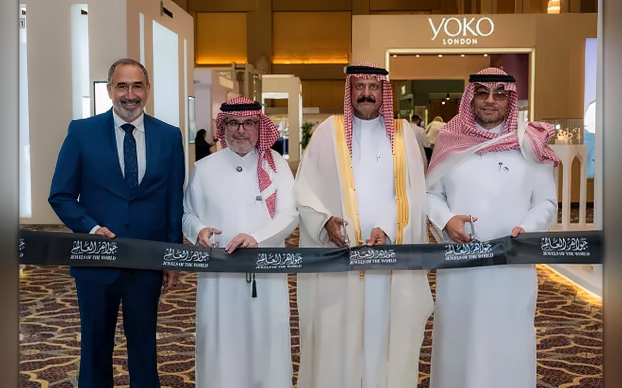 «جواهر العالم لوكس» يجمع أكثر من 200 دار للمجوهرات والساعات في الرياض