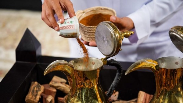 القهوة السعودية.. أكثر من مشروب يعكس تراث المملكة وعادات الضيافة