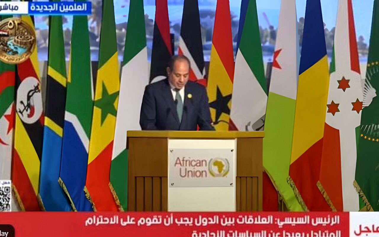 الرئيس السيسي يؤكد رفض مصر التدخلات الخارجية في الشؤون الأفريقية ويدعو لاحترام سيادة الدول