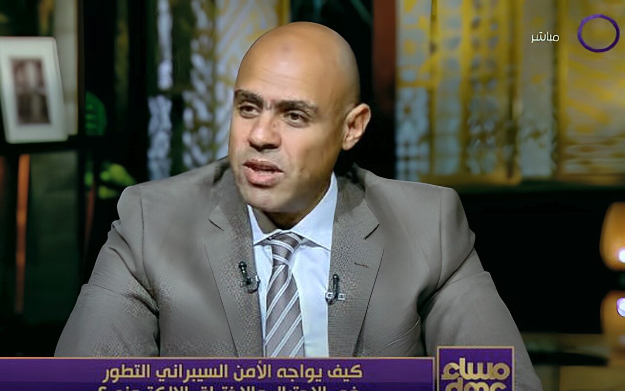 خبير أمن سيبراني يحذر من مراحل الاحتيال الإلكتروني: المحتال يجمع بياناتك قبل الاستيلاء على حسابك