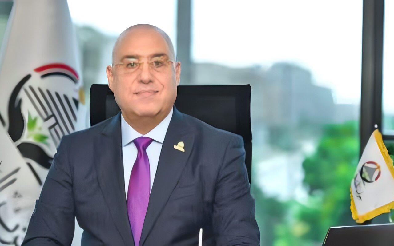 هل تأخر البرلمان في الموافقة على طلب تفويض الرئيس لحماية أمن السعودية؟ عاصم الجزار يُجيب