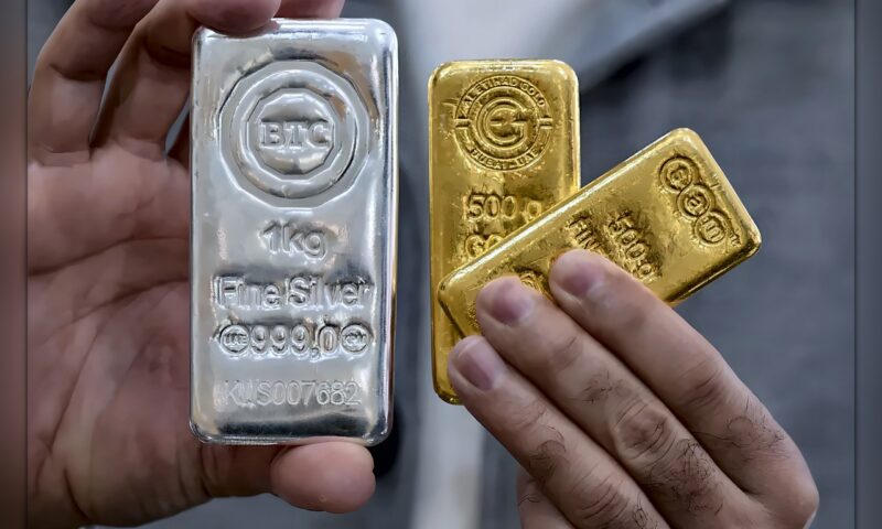 الذهب يرتفع بدعم تراجع النفط والدولار… والأسواق تترقب بيانات التضخم الأميركية