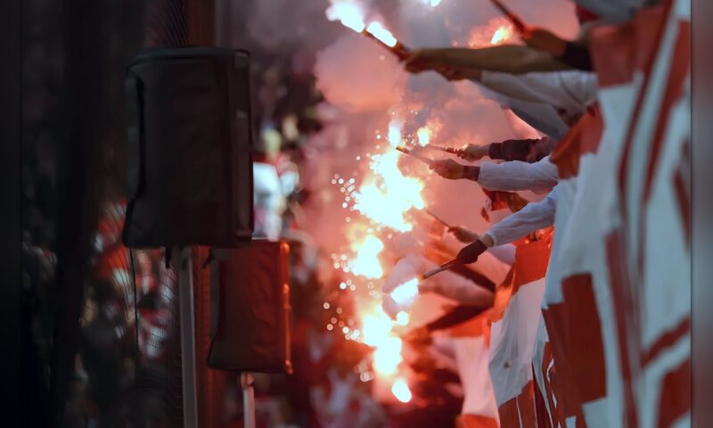 إصابة طفل في أعمال شغب خلال مباراة كولونيا ومونشنغلادباخ