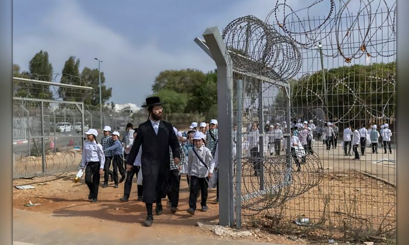 إصابة 20 شخصاً بانفجار خلال رحلة مدرسية شمالي إسرائيل