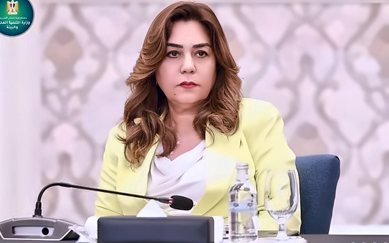 منال عوض : إنهاء 1950 معاملة متأخرة بالمراكز التكنولوجية بجنوب سيناء وإزالة عقار مخالف بشرم الشيخ