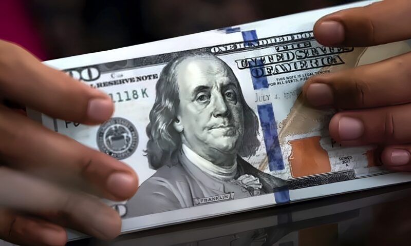 تراجع جماعي في أسعار الدولار بالبنوك مستهل تعاملات اليوم