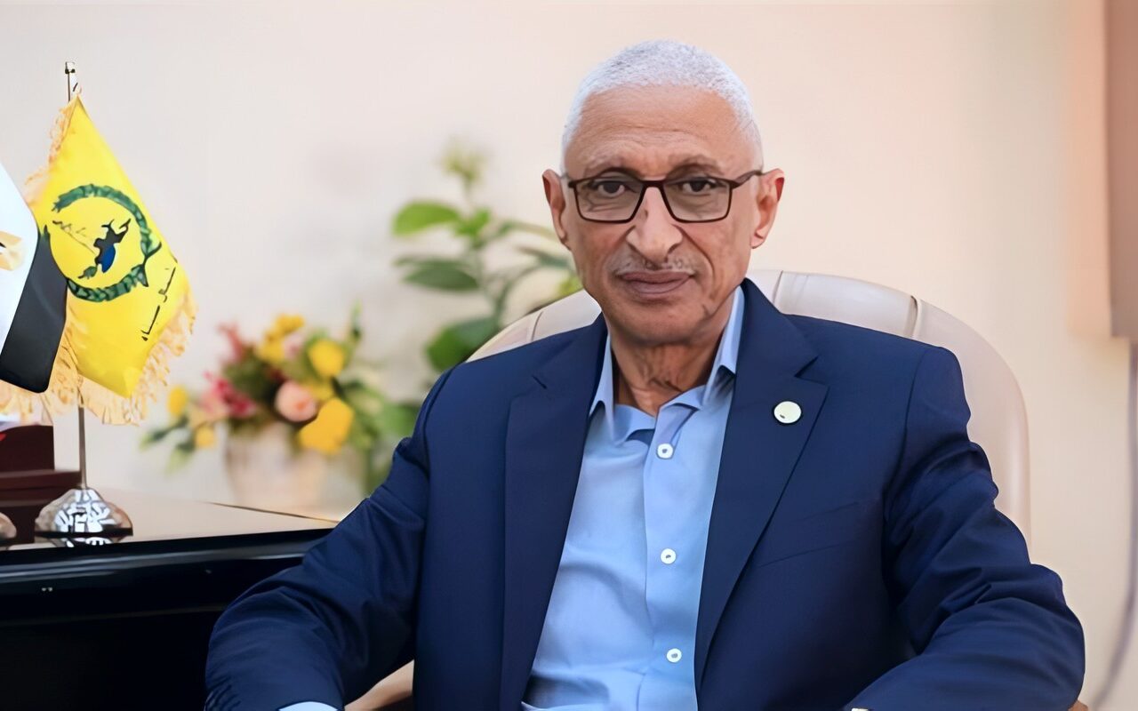 محافظ شمال سيناء يعلن عن مشروع لجامعة العريش يطبق حلولًا ذكية لترشيد المياه والطاقة