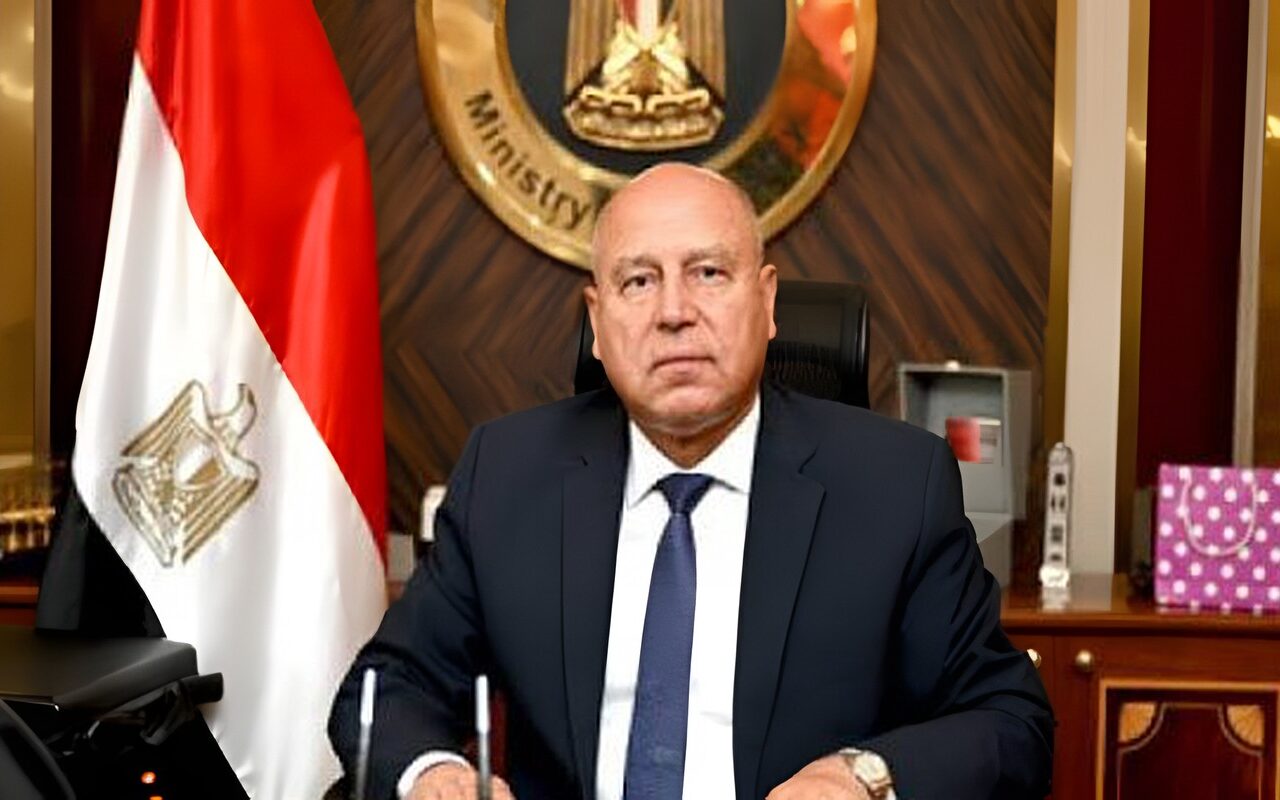 وزير النقل يهنئ الرئيس السيسي بذكرى انتصار أكتوبر المجيد