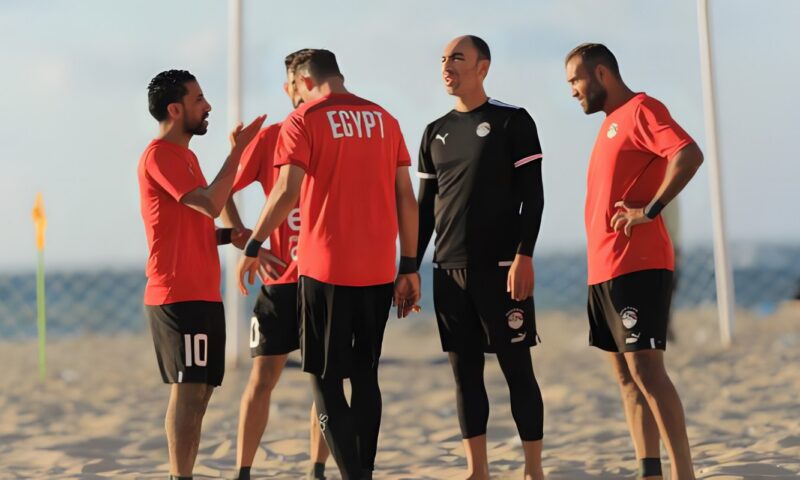 منتخب الشاطئية بالقميص الأحمر وأنجولا بالأبيض غداً