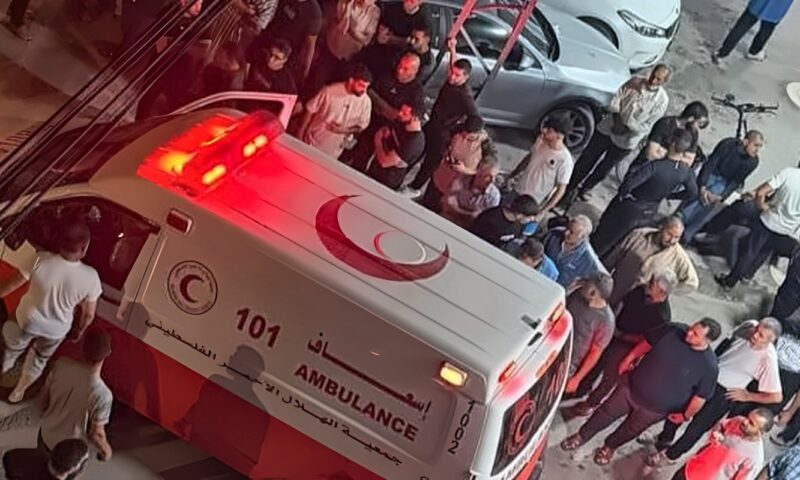 إصابة فلسطينيين في اقتحام بلدة غرب الخليل وهجوم مستوطنين على قرية شرق رام الله