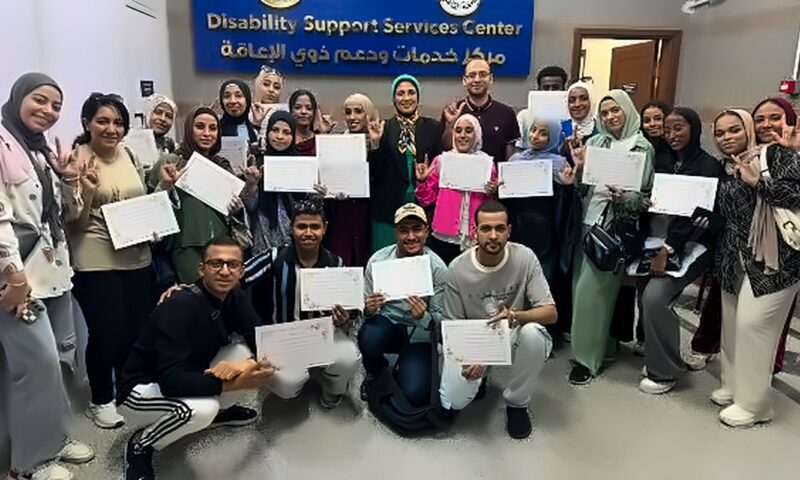 جامعة القاهرة تحتفي باليوم العالمي للغة الإشارة وتكرم طلابها من ذوي الإعاقة السمعية